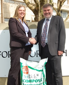 Emma Lucas, business development manager at Envar and Mayor of Bedford borough, Dave Hodgson at the launch